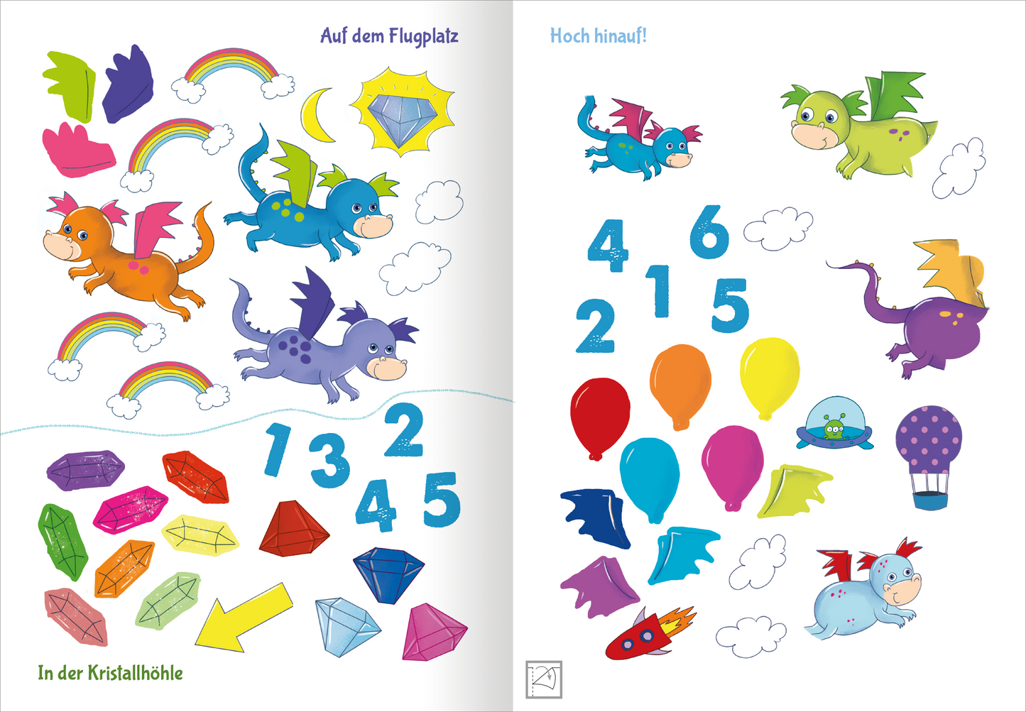 Gezeigt wird eine Innen- oder Zusatzansicht von „Stickern und Rätseln – Drachen“. Die Abbildung zeigt farbenfrohe Illustrationen von Drachen in verschiedenen Farben, darunter Blau, Lila und Rot, die mit roten, grünen und gelben Ballons sowie Wolken umgeben sind. Es sind auch numerische Aufkleber in lebhaftem Blau zu sehen. Der Hintergrund ist hell und subtil, mit Regenbögen und funkelnden Kristallen, die das fantasievolle Thema unterstreichen. Die Typografie ist kindgerecht und klar...