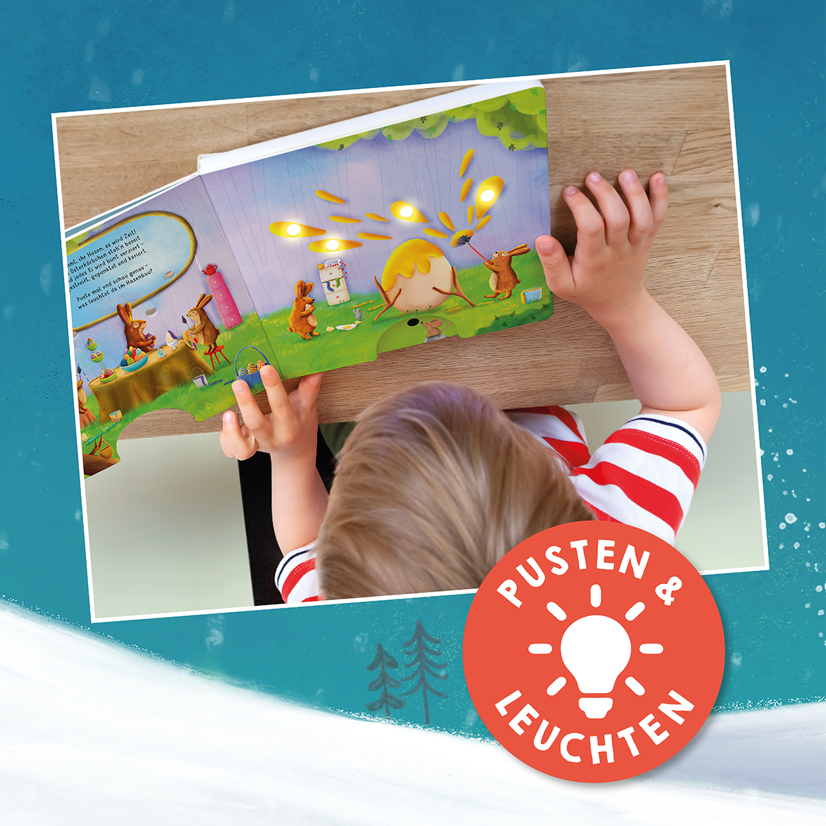 Gezeigt wird eine Innen- oder Zusatzansicht von „Mein liebstes Pustebuch – Hurra, es schneit!“. Auf dem Bild ist ein Kind zu sehen, das ein bunt illustiertes Buch betrachtet, in dem Figuren auf einer fröhlichen Winterlandschaft abgebildet sind. Die Farben sind lebhaft und freundlich, dominierend sind Grüntöne, Gelb und Hellblau. Der Text ist in klarer, gut lesbarer Schrift gehalten. Am unteren Rand ist ein leuchtend roter Button mit der Aufschrift „PUSTEN & LEUCHTEN“...