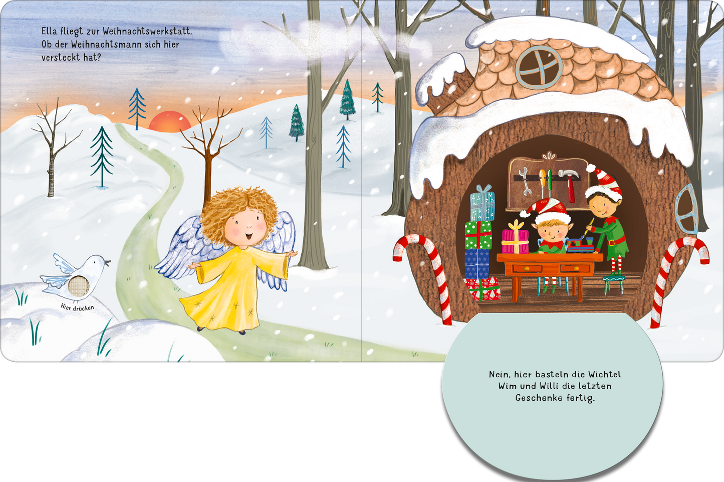 Gezeigt wird eine Innen- oder Zusatzansicht von „Klopf, klopf! Bald ist Weihnachten!“. Die Szene zeigt eine winterliche Landschaft mit einem verschneiten Weg. Auf der linken Seite fliegt ein Engel mit einer goldenen Locke und weißen Flügeln. Auf der rechten Seite befindet sich eine gemütliche Werkstatt mit einem runden Eingang, in der zwei Wichtel in Weihnachtsmann-Outfits letzte Geschenke vorbereiten. Farben sind überwiegend in sanften Pastelltönen gehalten, während die Typografie...