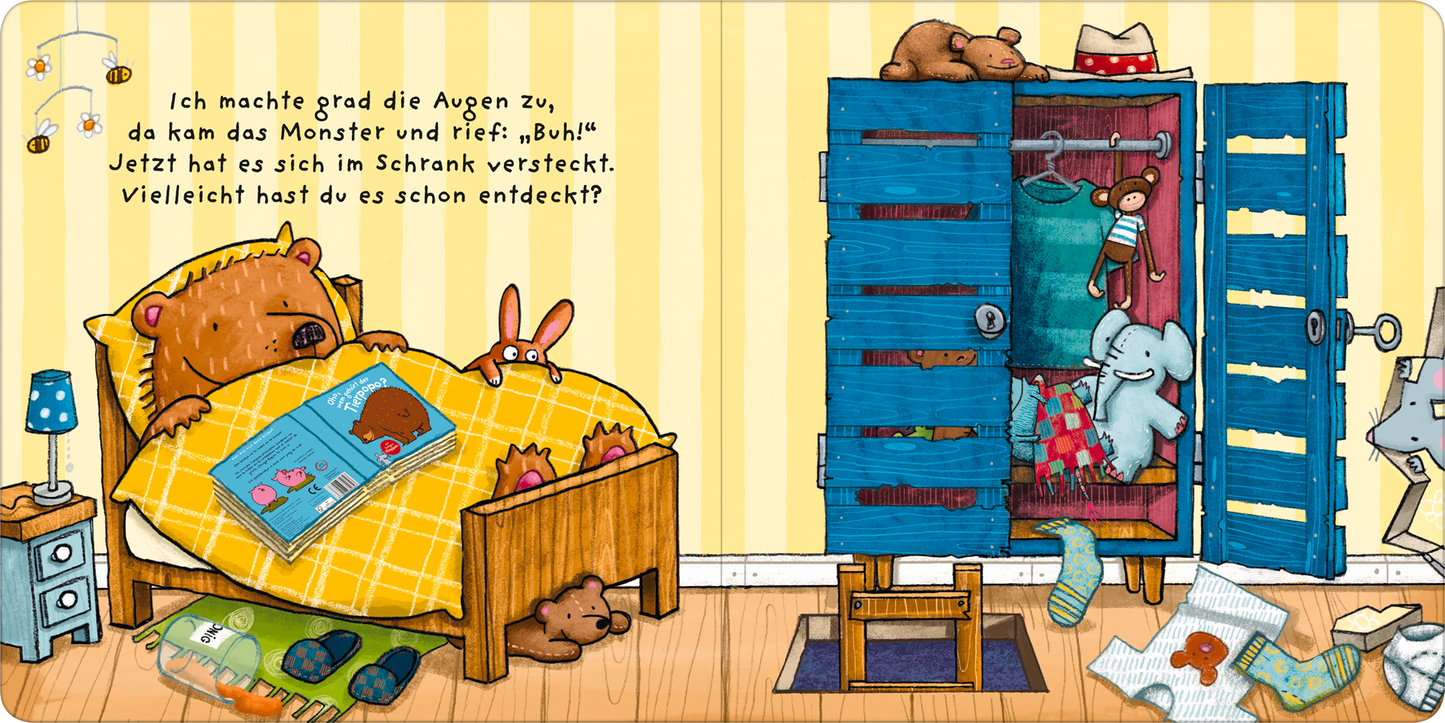 Gezeigt wird eine Innen- oder Zusatzansicht von „Finger weg!“. Die Szene zeigt ein buntes Kinderzimmer mit einem gelben Bett und einem großen, freundlichen Bären, der im Bett liegt. Auf der Bettdecke sind verschiedene Farben und Muster zu sehen. Neben dem Bett steht ein blauer Kleiderschrank, aus dem mehrere Stofftiere hervorschauen. Die Wand hat eine helle, gestreifte Farbe. Die gesamte Illustration ist fröhlich und kinderfreundlich gestaltet, mit klaren, leicht lesbaren Buchstaben auf...