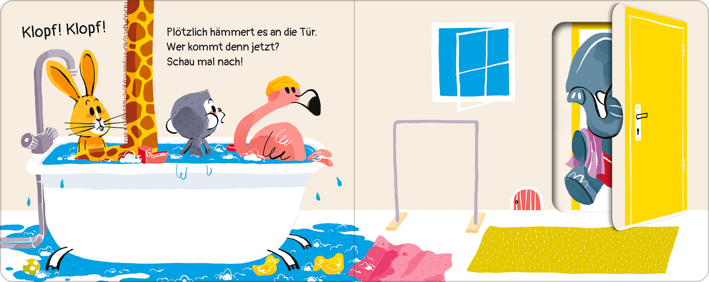 Gezeigt wird eine Innen- oder Zusatzansicht von „Platsch!“. Auf der Seite sieht man eine bunte Badewanne, gefüllt mit Wasser, in der ein Hase, ein Flamingo und ein Elefant mit bunten Accessoires sitzen. Der Hintergrund ist hellbeige, die Tür hat eine auffällige gelbe Farbe. Angebracht sind ein Fenster mit weißen Rahmen und ein Teppich in verschiedenen Farben. Der Text ist in verspielter, kindgerechter Schriftart platziert.