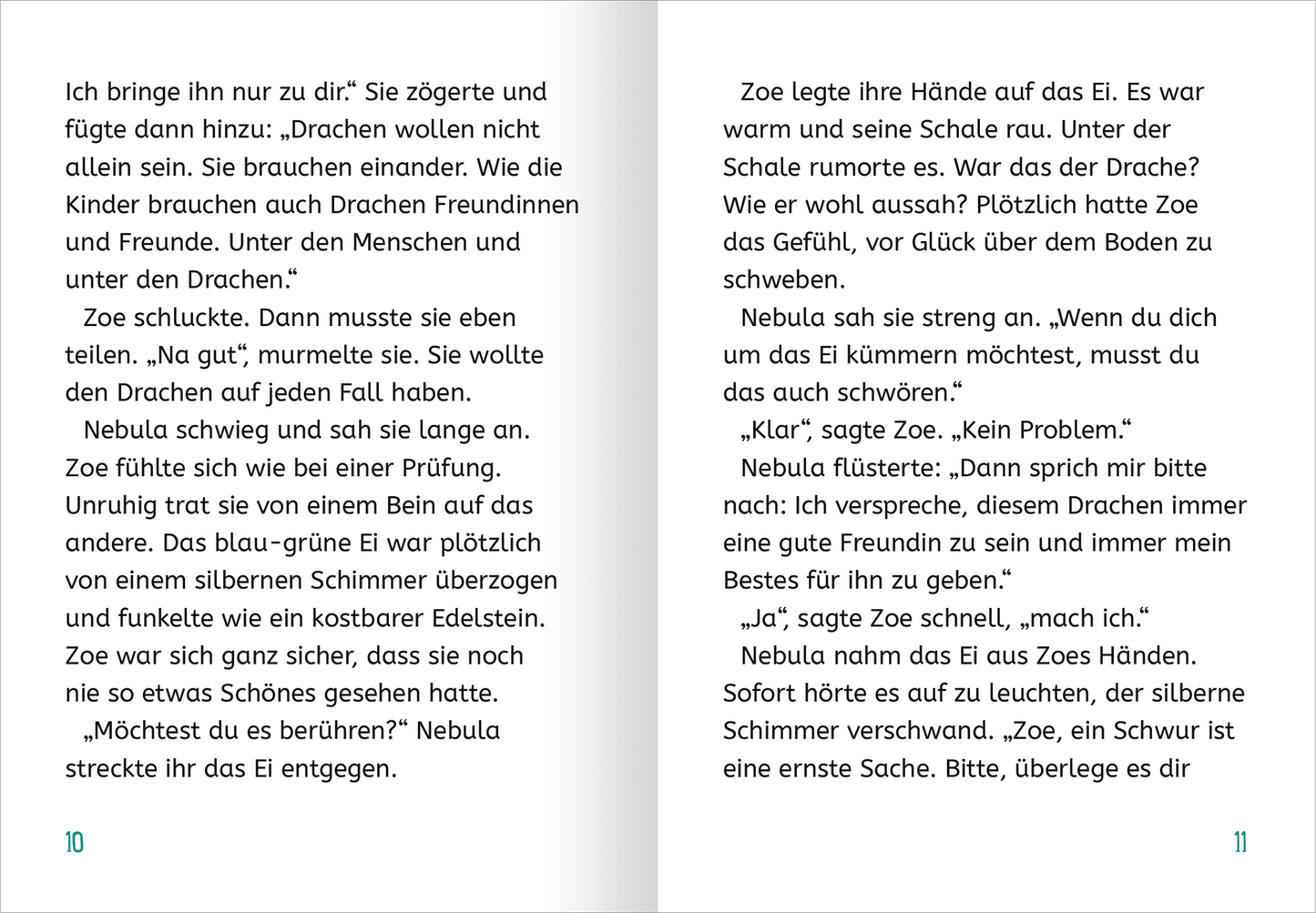 Gezeigt wird eine Innen- oder Zusatzansicht von „Retter der Drachen – Leuchte wie ein Kristall!“. Die Doppelseite zeigt einen fesselnden Dialog zwischen zwei Figuren, mit lebhaften Illustrationen in sanften, harmonischen Farben. Die Schrift ist klar und gut lesbar, wobei unterschiedliche Schriftgrößen zur Hervorhebung von Dialogen und Gedanken verwendet werden. Die Seitenstruktur ermöglicht einen angenehmen Lesefluss, während dekorative Elemente die magische Atmosphäre der Geschichte...