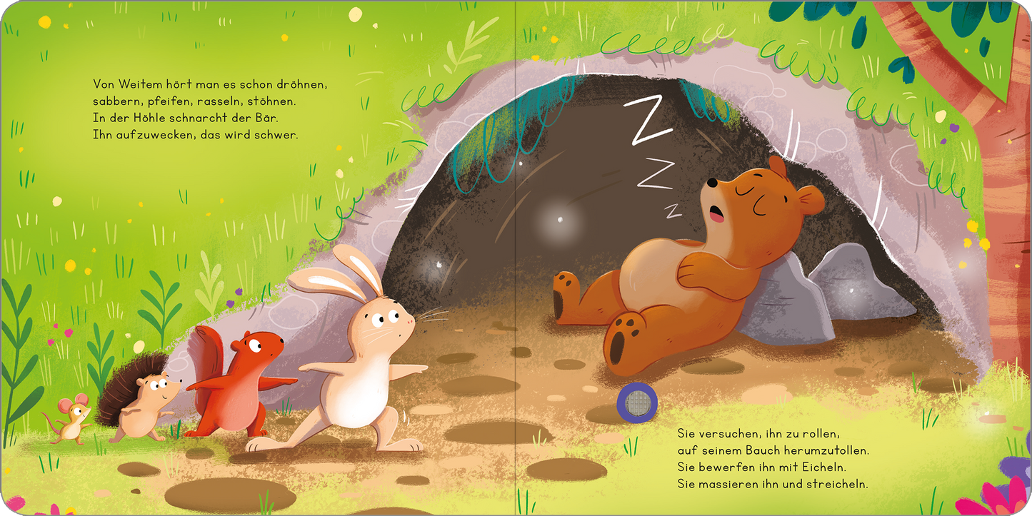 Gezeigt wird eine Innen- oder Zusatzansicht von „Das lustige Frühlingserwachen“. Auf der doppelten Buchseite sind ein schlafender Braunbär vor seiner Höhle und drei fröhliche Tiere, darunter ein Hase, ein Eichhörnchen und ein Mäuschen, zu sehen. Die Tiere wirken lebhaft und verspielt. Die Szenerie ist in hellen Farben gehalten, mit sattem Grün im Hintergrund und bunten Details. Die großzügige, klare Schriftart ermöglicht eine einfache Lesbarkeit, während der textliche Inhalt die...