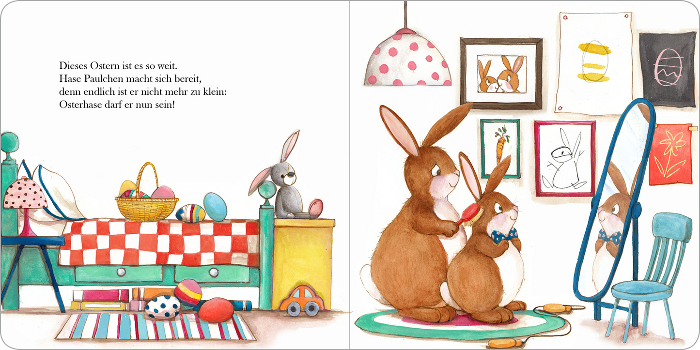Gezeigt wird eine Innen- oder Zusatzansicht von „Meine schönsten Ostergeschichten“. Die Illustration zeigt eine gemütliche Kinderzimmer-Szene mit bunten Ostereiern und einem gestreiften Teppich. Im Vordergrund stehen zwei Hasen, die sich auf die bevorstehenden Ostern vorbereiten, während im Hintergrund Bilderrahmen mit Zeichnungen hängen. Die dominante Farben sind sanfte Pastelltöne, und die Typografie ist klar und freundlich, was die fröhliche Stimmung des Buches unterstreicht.