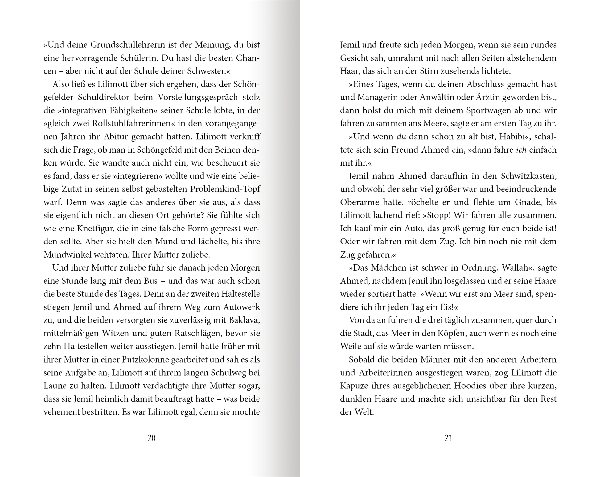 Gezeigt wird eine Innen- oder Zusatzansicht von „Dämmernachtstraum“. Die Seiten sind in einem hellen Beige gehalten mit schwarzer Typografie, die klar und gut lesbar ist. Es gibt keine Bilder oder Illustrationen.