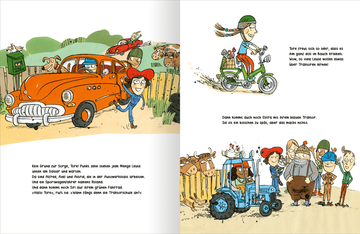 Gezeigt wird eine Innen- oder Zusatzansicht von „Tores Traktorschule“. Die Seite zeigt eine bunte, cartoonhafte Illustration. Auf der linken Seite steht ein orangefarbener Oldtimer, neben dem fröhliche Charaktere agieren. Rechts ist eine Szene mit einem grünen Traktor und mehreren Figuren, die humorvoll dargestellt sind. Die Farbpalette umfasst lebhafte Töne wie Orange, Grün und Blau, während die Schrift in einer klaren, kindgerechten Typografie gehalten ist. Detailreiche Elemente wie...