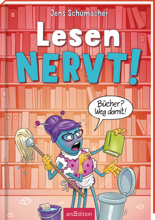 Das Buchcover zeigt eine blau-grüne Spinne mit lila Haaren und Brille. Sie trägt ein pinkes Kleid mit roten Punkten. In den Händen trägt sie Putzsachen und ist in Begriff ein Buch in einen Mülleimer zu werfen. Über ihr ist eine Sprechblase mit dem Text "Bücher? Weg damit!". Im Hintergrund sind Regale mit bunten Bücherreihen. Der Titel „Lesen NERVT!“ ist in großen, bunten Buchstaben auf hellrotem Grund platziert. Ganz unten mittig steht der Logoschriftzug von arsEdition.