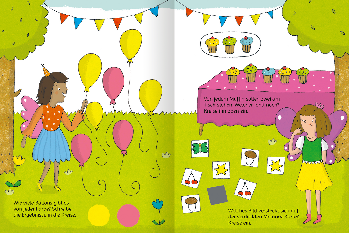 Gezeigt wird eine Innen- oder Zusatzansicht von „Lustige Feen-Rätsel“. Die Illustration zeigt eine bunte, fröhliche Szene im Freien mit zwei Mädchen, die Ballons in verschiedenen Farben halten. Im Hintergrund stehen farbenfrohe Muffins auf einem Tisch unter einer bunten Tischdecke. Die Umgebung ist von grünen Bäumen und einem blauen Himmel mit Wimpeln geschmückt. Die Schrift ist in klaren, spielerischen Buchstaben, die Fragen und Aufgaben hervorheben, um die Kinder zur Interaktion...