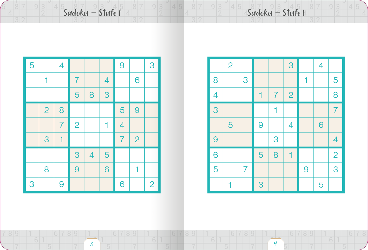 Gezeigt wird eine Innen- oder Zusatzansicht von „Kleine Auszeit – Sudoku“. Die Seite zeigt zwei Sudoku-Rätsel auf weißem Hintergrund, umrahmt von einer eleganten, türkisfarbenen Linie. Jede Rätselbox ist klar strukturiert, mit hellen Kästchen für die Zahlen in der oberen linken und unteren rechten Ecke. Darüber steht der Titel „Sudoku – Stufe I“ in einer freundlichen, modernen Schriftart. Die Gesamtgestaltung wirkt einladend und fördert das Rätsellösen.