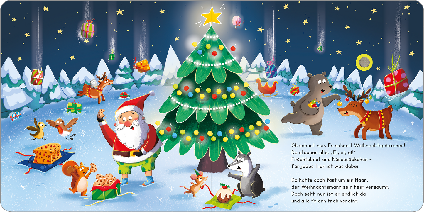 Gezeigt wird eine Innen- oder Zusatzansicht von „Das Weihnachts-Chaos“. Die bunte Illustration zeigt einen festlich geschmückten Weihnachtsbaum in verschiedenen Grüntönen, umrahmt von einem schneebedeckten Landschaftshintergrund. In lebhaften Farben sind der Weihnachtsmann und verschiedene Tiere, wie ein Bär und ein Eichhörnchen, dargestellt. Die fröhliche Typografie auf der Seite vermittelt Weihnachtsfreude und Spannung, während Geschenke und Lichter den festlichen Charakter...