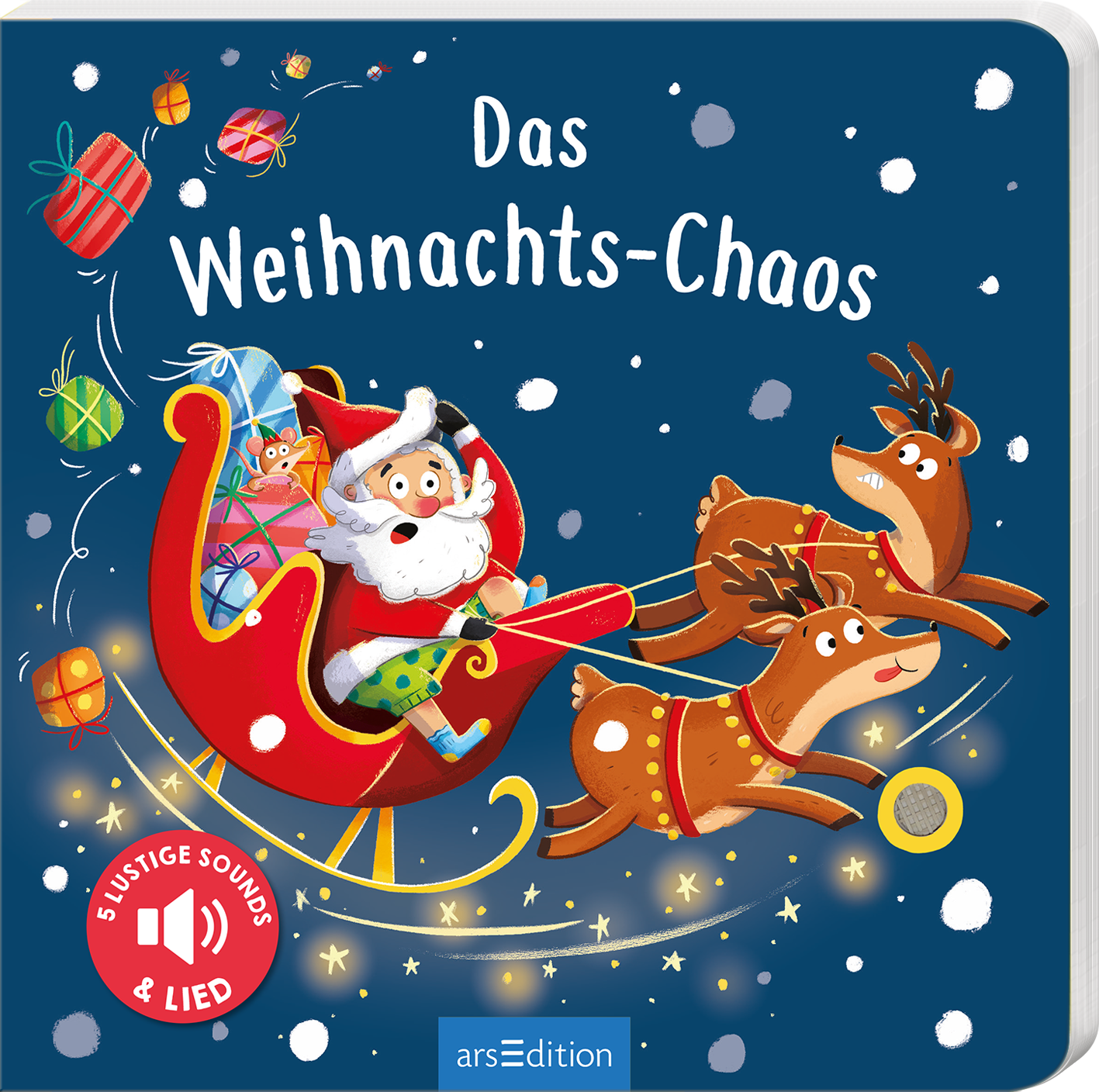 Auf dem Cover „Das Weihnachts-Chaos“ schwebt ein fröhlicher Weihnachtsmann in einem roten Schlitten, begleitet von zwei lebhaften Rentieren. Der Hintergrund ist tiefblau mit winterlichen Schneeflocken und bunten Geschenken. Der Titel in verspielter, weißer Schrift hebt sich deutlich ab. In der unteren linken Ecke prangt ein roter Button mit „5 lustige Sounds & Lied“. Ganz unten mittig steht der Logoschriftzug von arsEdition.