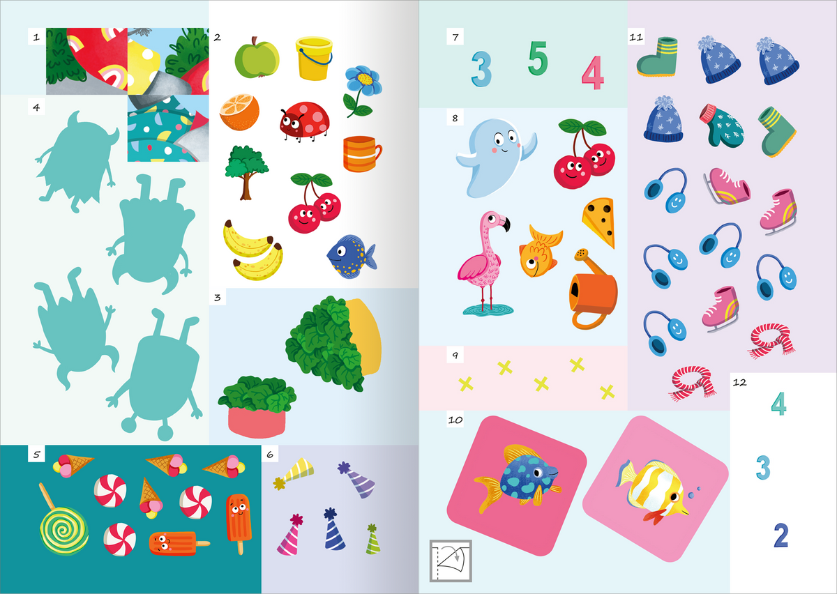 Gezeigt wird eine Innen- oder Zusatzansicht von „Sticker-Rätselspaß für die Ferien“. Die Seite zeigt bunte Illustrationen von Obst, Tieren und anderen Objekten, darunter grünes Gemüse, eine blühende Blume und ein schüchterner Geist. Zahlen und Spielzeug sind in verschiedenen lebhaften Farben angeordnet. Die Schrift ist klar und kindgerecht, wobei die Zahlen 3, 5 und 4 hervorgehoben sind. Die freundlichen Illustrationen fördern spielerisches Lernen und Kreativität.