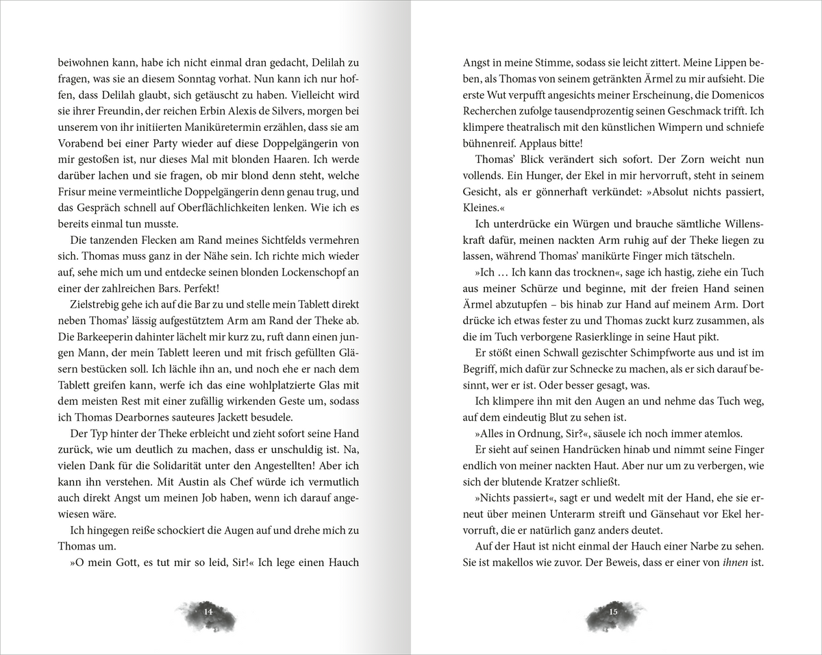 Gezeigt wird eine Innen- oder Zusatzansicht von „My Darkest Revenge“. Die Seiten sind in einem klassischen Layout mit zwei Spalten gestaltet, wobei die Schrift in einer gut lesbaren serifenlosen Typografie gehalten ist. Das Textbild ist hell auf einem weißen Hintergrund, wodurch der Kontrast gut zur Geltung kommt. Dezente Illustrationen in Form von grafischen Elementen am Seitenrand ergänzen das visuelle Erscheinungsbild, während die allgemeine Farbpalette in sanften Grau- und...
