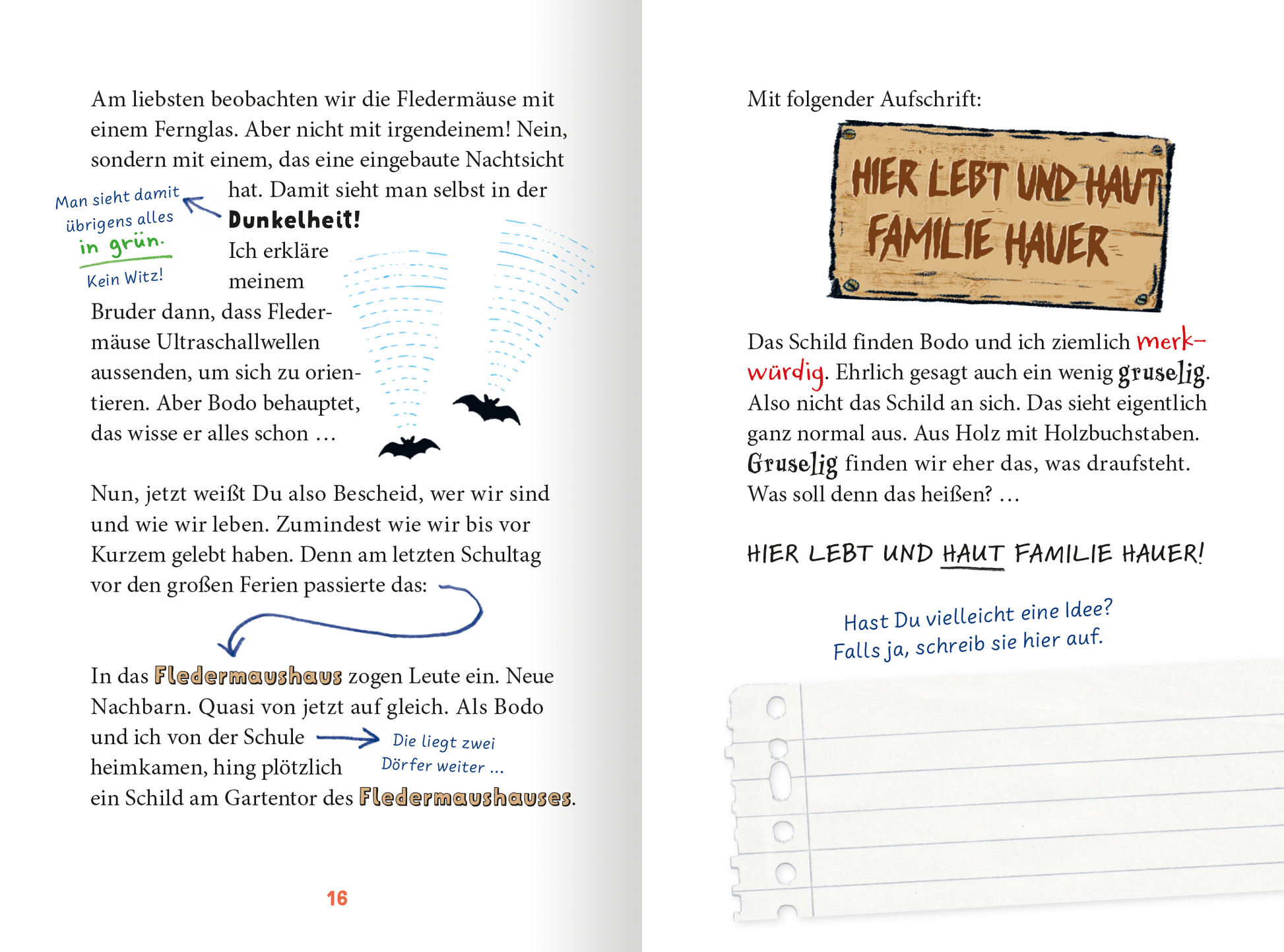 Gezeigt wird eine Innen- oder Zusatzansicht von „Juni von der Farbe und ein Sommer voller Superpläne“. Die Seite enthält handschriftliche Texturen in bunten Farben, ergänzt durch Illustrationen von Fledermäusen und einem Holzschild mit der Aufschrift „HIER LEBT UND HAUT FAMILIE HAUER!“. Die Typografie ist verspielt und variabel, mit großen, hervorgehobenen Buchstaben sowie perspektivischen Elementen. Der Hintergrund ist hell und einladend, was eine freundliche Atmosphäre schafft.