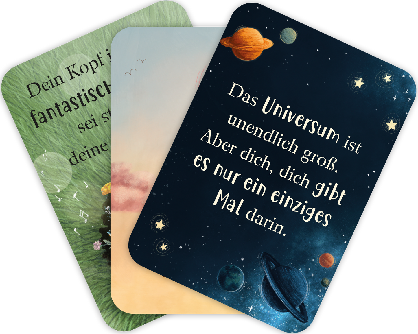 Gezeigt wird eine Innen- oder Zusatzansicht von „Mutmachkarten für einen wundervollen Jungen wie dich“. Die Karten präsentieren unterschiedliche, sanfte Farbverläufe in Grün, Blau und Erdtönen. Auf ihnen sind motivierende Texte in klarer, fester Schriftart gestaltet. Die Karte mit dem dunklen Hintergrund zeigt das Wort „Universum“ in auffälliger Schrift und thematisiert die Unendlichkeit. Die Gestaltung ist freundlich und einladend, ideal für junge Leser.