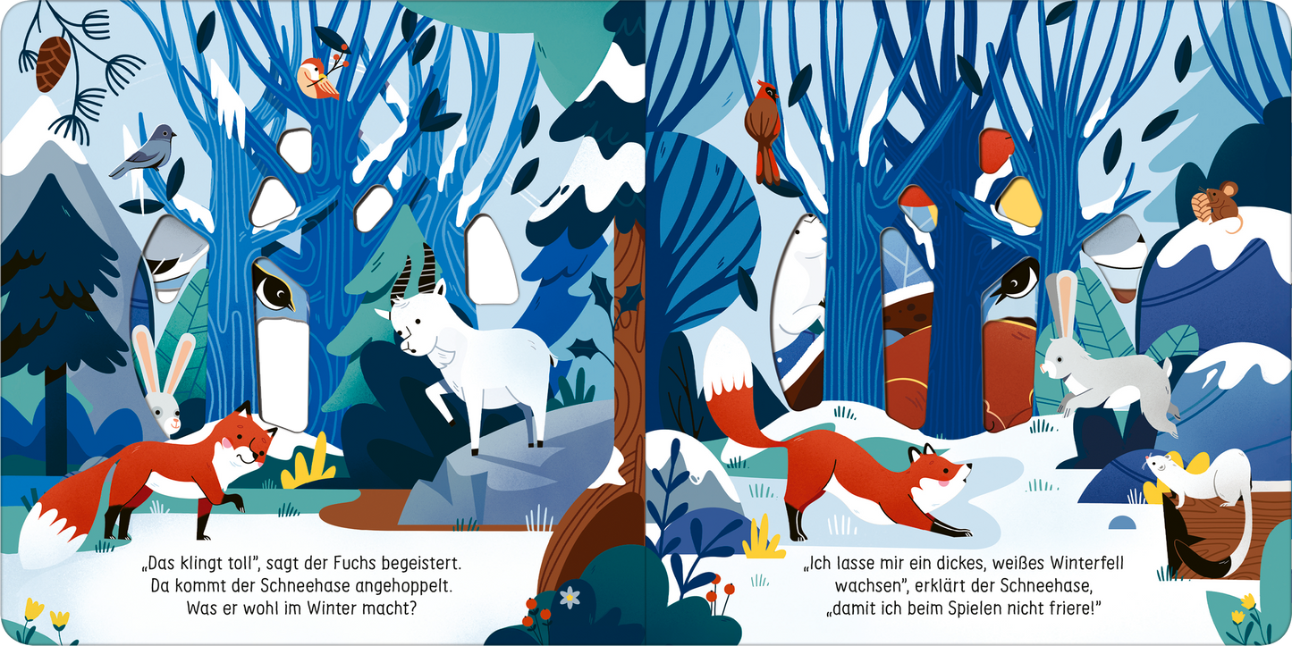 Gezeigt wird eine Innen- oder Zusatzansicht von „Was macht der Fuchs im Winter?“. Die Illustration zeigt einen lebhaften winterlichen Wald mit leuchtend blauen und weißen Farben. Im Vordergrund stehen ein roter Fuchs und eine weiße Schneehase, die miteinander sprechen. Die Bäume sind in verschiedenen Blautönen gehalten, mit vereisten Ästen und schneebedeckten grünen Tannen. In den Ästen sitzen Vögel, die die Szene lebendig machen. Der Text ist in einer klaren, modernen Schriftart...