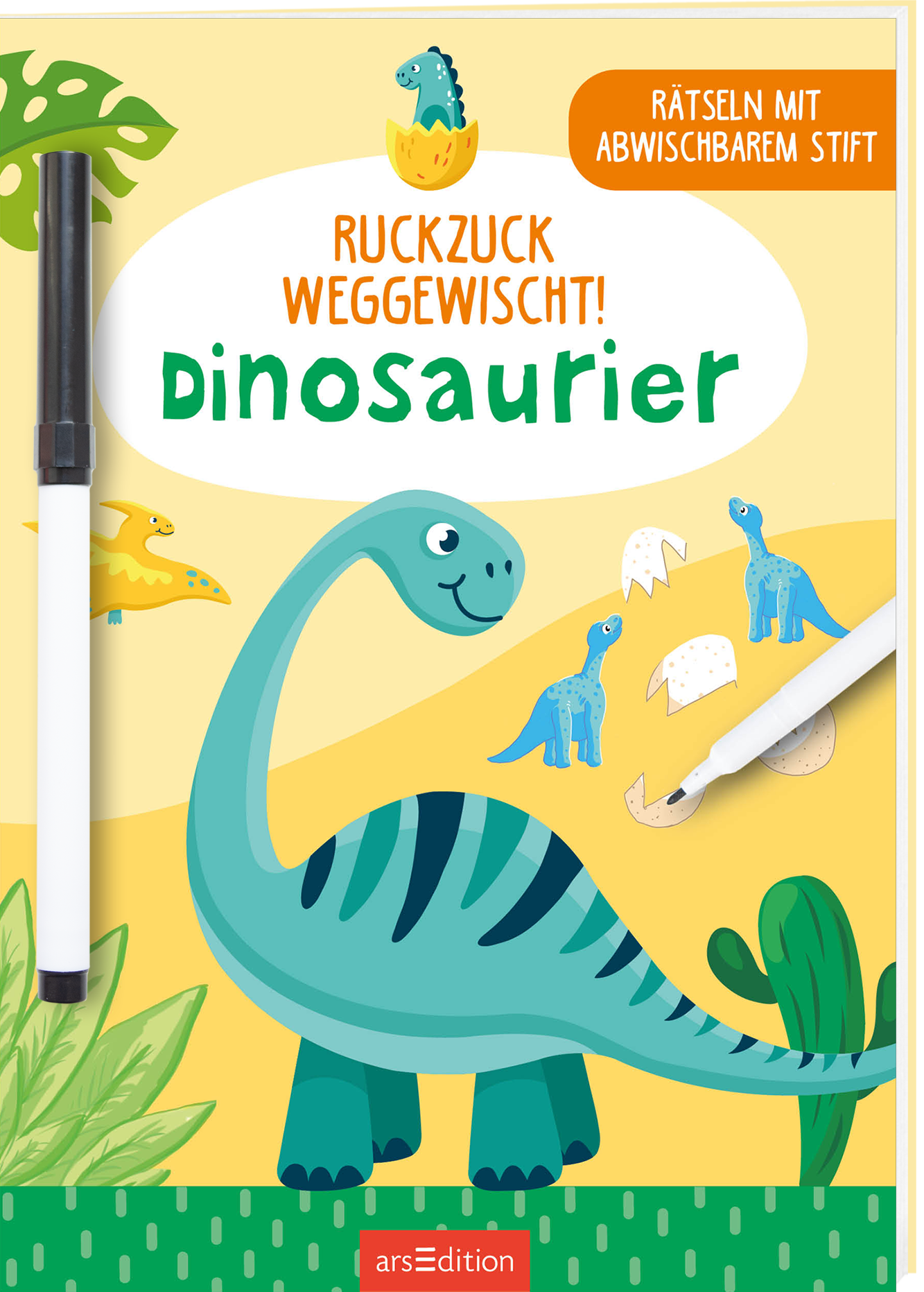 Das Buchcover zeigt einen spielerischen, hellen Hintergrund in gelb-orangen Farben. Im Vordergrund steht ein großer, freundlicher Dinosaurier in verschiedenen Grüntönen mit charakteristischer Streifenbildung. Um ihn herum sind kleinere, niedliche Dinosaurier in Blau und Gelb abgebildet. Der Titel „Ruckzuck Weggewischt! Dinosaurier“ ist in einer kindgerechten, weißen Schriftart gestaltet und hebt sich klar vom Hintergrund ab. Oben rechts befindet sich ein Hinweis „Rätseln mit...