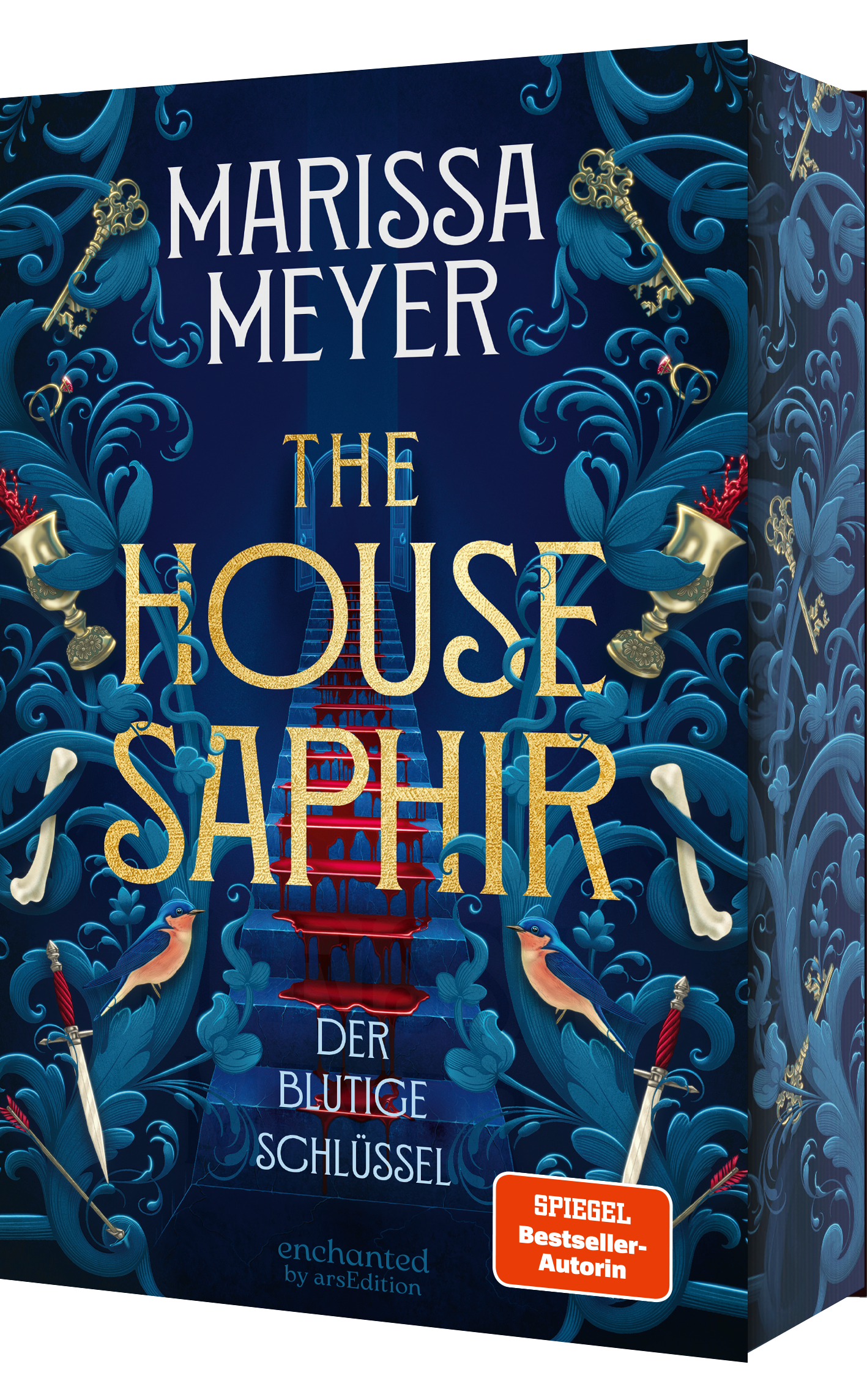 Das Buchcover zeigt eine opulente, tiefe blaue Farbgebung, die von eleganten, floralen Mustern umgeben ist. In der Mitte steht der Titel „THE HOUSE SAPHIR“ in großen, goldenen Buchstaben, während der Zusatz „DER BLUTIGE SCHLÜSSEL“ darunter in einem schmaleren, weißen Schriftzug platziert ist. Oberhalb des Titels findet sich der Name der Autorin Marissa Meyer. Ein SPIEGEL-Bestseller-Button ist in der oberen Ecke zu sehen. Ganz unten mittig steht der Logoschriftzug von arsEdition.