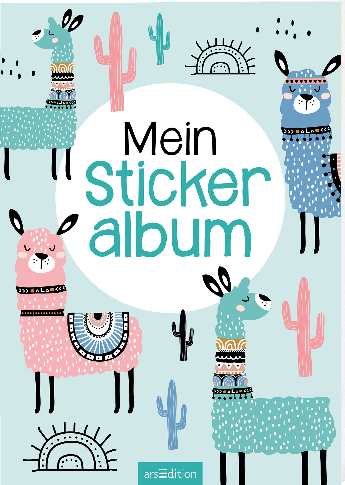 Das Buchcover zeigt eine verspielte Gestaltung mit bunten Lamas in Rosa und Blau, umgeben von Kakteen und abstrakten Sonne-Motiven. Der Titel „Mein Stickeralbum“ ist in einer klaren, großzügigen Typografie in Türkis vor einem weißen runden Hintergrund platziert. Ganz unten mittig steht der Logoschriftzug von arsEdition.