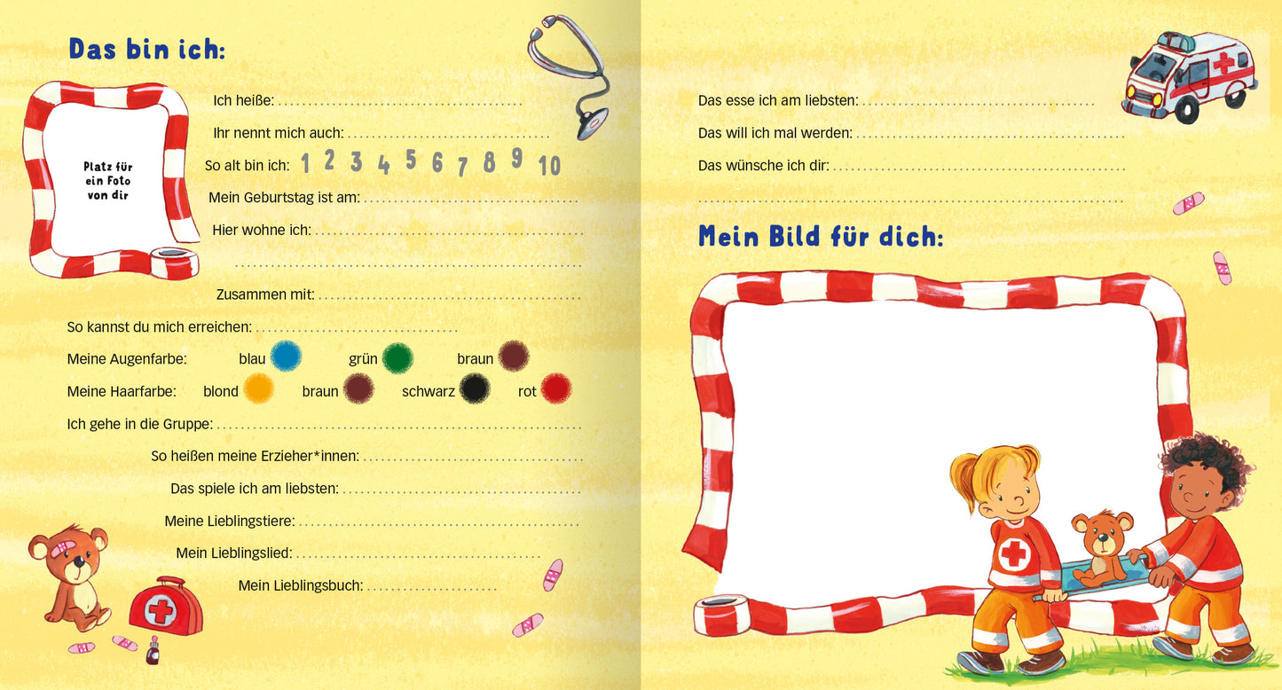 Gezeigt wird eine Innen- oder Zusatzansicht von „Meine Kindergarten-Freunde (Im Einsatz)“. Die Doppelseite ist hellgelb gestaltet und zeigt einen eingerahmten weißen Bereich für persönliche Notizen. Links sind Platzhalter für den Namen, das Alter und andere persönliche Informationen, unterlegt mit einer roten und weißen Streifenumrandung. Illustrationen von einem Jungen und einem Mädchen in Rettungsweste stehen rechts, umgeben von einem Kuscheltier und einem...