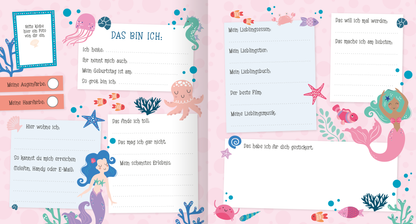 Gezeigt wird eine Innenansicht von „Alle meine Freunde – Meer | Mit über 300 Stickern“. Die Seiten sind in sanften Rosatönen gehalten und mit verspielten, maritimen Illustrationen wie einer Meerjungfrau, Quallen und Fischen verziert. Eingetragene Felder für persönliche Angaben sind klar strukturiert und mit leicht lesbarer Schrift gestaltet. Die Typografie ist freundlich und kindgerecht, was die kreative Entfaltung der Benutzer anregt. Detailierte Grafiken und Farbakzente verleihen...