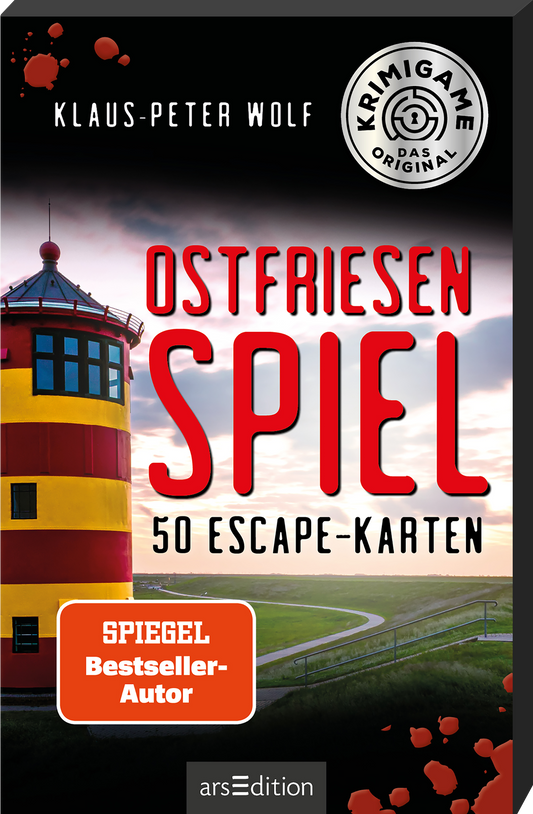 Das Buchcover zeigt einen farbenfrohen Leuchtturm in Gelb, Rot und Blau, vor einer leicht bewölkten Himmelsszenerie. Der Titel „OSTFRIESEN SPIEL“ in großen, auffälligen roten Buchstaben zieht sofort die Aufmerksamkeit auf sich, ergänzt durch die Unterzeile „50 Escape-Karten“ in schwarzer Schrift. Oben links ist der Name des Autors, Klaus-Peter Wolf, abgedruckt, während oben rechts das Logo „KRIMIGAME DAS ORIGINAL“ sichtbar ist. Unten mittig befindet sich ein orangefarbener...