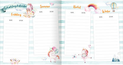 Gezeigt wird eine Innen- oder Zusatzansicht von „Meine ersten Freunde – Einhörner (Aquarell-Optik)“. Die Seite zeigt einen bunten Geburtstagskalender mit vier Abschnitten für die Jahreszeiten Frühling, Sommer, Herbst und Winter. Jeder Abschnitt ist von zarten, hellen Streifen in Blau und Weiß umrahmt. Verspielt illustrierte Einhörner und Ballons schmücken die Seite. Die Überschriften sind in fröhlichem Orange gehalten, während die Beschriftungsfelder für Namen und Daten leer und...