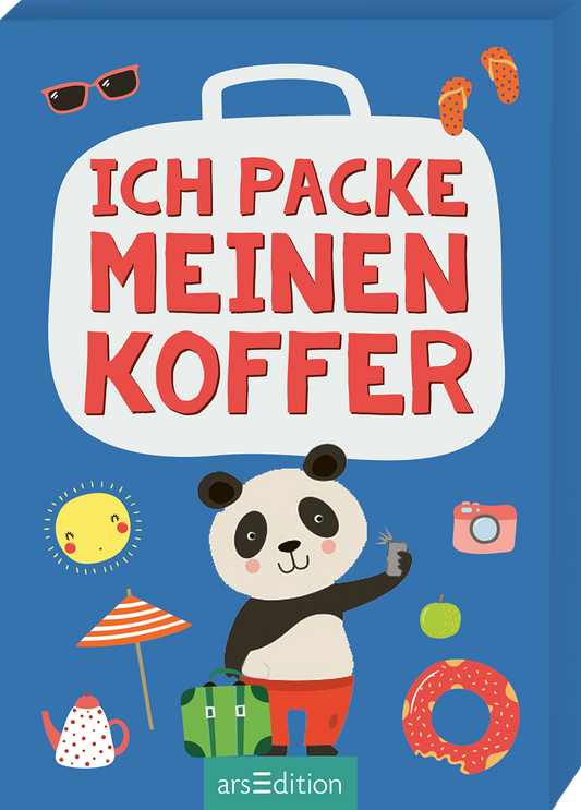 Das Buchcover zeigt einen kraftvollen blauen Hintergrund mit dem Titel „ICH PACKE MEINEN KOFFER“ in großen, roten Buchstaben. Zentral ist ein niedlicher Panda, der einen Koffer hält und ein fröhliches Lächeln zeigt. Rund um ihn sind bunte Illustrationen von Sonnen, einer Liegestuhl, einer Kamera und einer Melone platziert, die eine Urlaubsatmosphäre vermitteln. Ganz unten mittig steht der Logoschriftzug von arsEdition.