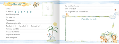 Gezeigt wird eine Innen- oder Zusatzansicht von „Alle meine Freunde – Safari“. Die Seite zeigt einen hellblauen Hintergrund mit zarten Wolken und handgezeichneten Tieren wie einem Einhorn und Löwen, die in sanften Farbtönen gehalten sind. In der oberen Ecke befindet sich ein gelbes Banner mit der Aufschrift „Dieses Album gehört mir“. Es sind verschiedene Felder zum Ausfüllen vorhanden, darunter Angaben zu Name, Alter und Lieblingsthemen, gestaltet in einer kindgerechten,...