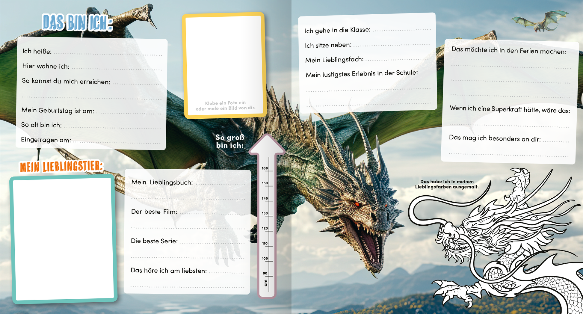 Gezeigt wird eine Innen- oder Zusatzansicht von „Meine Schulfreunde - Drachen“. Die Doppelseite hat einen blauen Himmel und eine bergige Landschaft im Hintergrund. Dominant ist ein großer, grüner Drache, der zur linken Seite blickt. Auf der rechten Seite befinden sich verschiedene Textfelder in hellen Farben, darunter ein orangefarbenes und ein grünliches Feld, die zum Ausfüllen einladen. Die Schrift ist klar und gut lesbar, mit freundlichen Farbakzenten. Illustrationen und ein Maßstab...