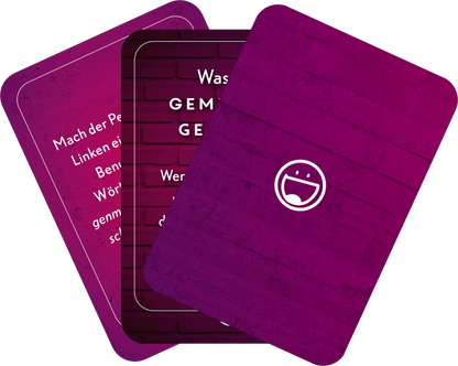 Gezeigt wird eine Innen- oder Zusatzansicht von „Bloß nicht lachen“. Die Karten sind in verschiedenen Schattierungen von Violett gehalten, mit einer strukturierten Hintergrundgrafik, die an Mauerwerk erinnert. Auf einigen Karten sind weiße Schriftzüge und ein einfaches, humorvolles Symbol in Form eines lachenden Gesichts abgebildet. Die Typografie ist modern und gut lesbar, was zur spielerischen Atmosphäre des Produkts beiträgt.