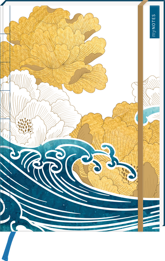 Auf dem Cover befinden sich stilisierte Wellen in Blau und weiß, die dynamisch nach oben schlagen. Darüber sind goldene und weiße Blüten in einem geschwungenen Muster angeordnet, was eine harmonische Atmosphäre schafft. Am oberen Rand steht in blauer Schrift „myNOTES“. Das Cover wirkt frisch und elegant und lädt zum Schreiben ein. Ganz unten mittig steht der Logoschriftzug von arsEdition.