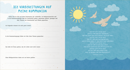 Gezeigt wird eine Innen- oder Zusatzansicht von „Meine Erstkommunion“. Die Seite zeigt auf der linken Seite leere Textfelder für persönliche Eintragungen, um die Vorbereitung zur Erstkommunion festzuhalten. Die rechte Seite ist von einem hellen Himmel mit Wolken, einer Sonne und Vögeln umrahmt. In verspielter, blauer Typografie steht der Text „Die Vorbereitungen auf meine Kommunion“. Der Hintergrund ist in sanften Blautönen gehalten und vermittelt eine freundliche, einladende...