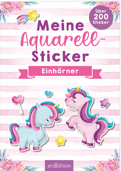 Auf dem Buchcover sind zwei farbenfrohe, niedliche Einhörner abgebildet, die in sanften Pastelltönen von Rosa, Blau und Gelb gestaltet sind. Sie stehen sich gegenüber und umgeben von kleinen, bunten Herzen und Sternen. Die Hintergrundfarbe ist in zarten, horizontalen Streifen in Rosa und Weiß gehalten. Der Titel „Meine Aquarell-Sticker“ steht in auffälliger, verspielter Schrift in Lila, während darunter der Untertitel „Einhörner“ in einer separaten, pinken Schrift auf einem...