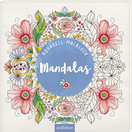 Auf dem Cover ist ein zentrales, runde, hellblaues Feld mit der Aufschrift „Mandalas“ in großen, verschnörkelten weißen Buchstaben. Umrahmt wird es von einer üppigen Blumen- und Pflanzenillustration in sanften Farbtönen. Rote, rosa sowie grüne Akzente verleihen dem Cover eine fröhliche und einladende Atmosphäre. Darüber steht „Aquarell-Malblock“ in einer eleganten Schrift. Ganz unten mittig steht der Logoschriftzug von arsEdition.