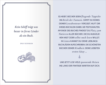 Gezeigt wird eine Innen- oder Zusatzansicht von „Mein Büchertagebuch“. Die Seiten sind in sanften Pastellfarben gehalten, mit einem dezenten, eleganten Rahmenelement. Auf der linken Seite befindet sich das Zitat von Emily Dickinson in einer geschwungenen, gut lesbaren Schrift. Rechts wird eine einladende Anleitung zur Nutzung des Büchertagebuchs präsentiert, ebenfalls in klarer, moderner Typografie. Details wie verspielte Illustrationen ergänzen das ansprechende Design und motivieren...