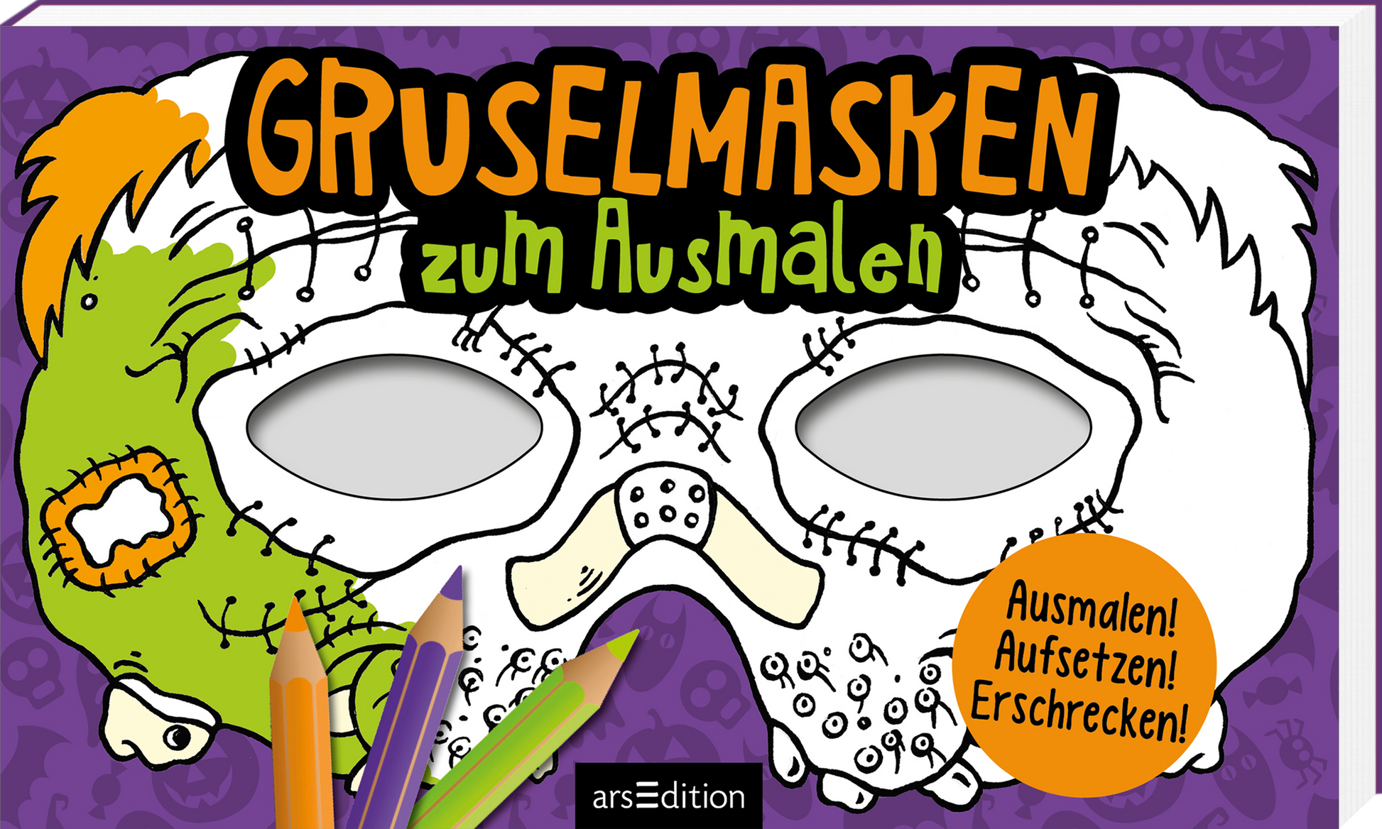 Das Buchcover zeigt eine farbenfrohe und gruselige Maske auf lila Hintergrund. Der Titel „GRUSELMASKEN zum Ausmalen“ ist in großen, orangefarbenen Buchstaben oben platziert. Unterhalb der Maske steht in einem orangefarbenen Kreis „Ausmalen! Aufsetzen! Erschrecken!“ Ein paar Buntstifte in Grün, Gelb und Rot liegen am unteren Rand. Ganz unten mittig steht der Logoschriftzug von arsEdition.