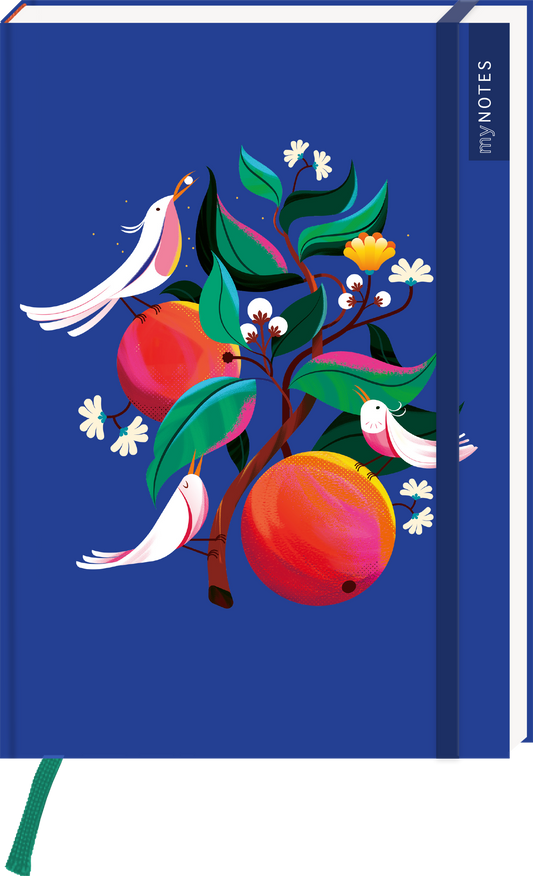 Auf dem Cover ist ein strahlend blauer Hintergrund zu sehen, auf dem sich ein lebhaftes Arrangement aus orangefarbenen Früchten, stilisierten Blättern und weißen Blüten entfaltet. Zwei weiße Vögel sind zwischen den Elementen platziert, was eine fröhliche, harmonische Atmosphäre schafft. Rechts oben befindet sich der Schriftzug „my NOTES“ in einer modernen Schriftart. Ganz unten mittig steht der Logoschriftzug von arsEdition.