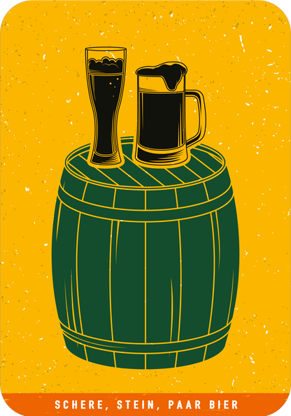 Gezeigt wird eine Innen- oder Zusatzansicht von „Schere, Stein, Paar Bier“. Die Illustration zeigt ein großes, hellbraunes Bierfass mit grünen Akzenten, auf dem zwei Biergläser stehen. Ein Glas ist schmal und hoch, das andere ist ein robustes Krugdesign. Der Hintergrund ist in einem warmen Gelbton gehalten, während der Titel unten in orangefarbener Schrift platziert ist. Die Typografie ist modern und klar lesbar.