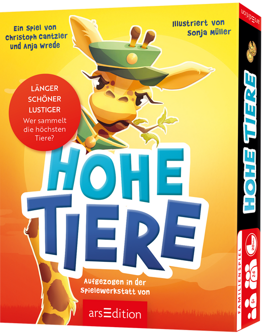 Das Buchcover zeigt eine fröhliche Giraffe in einem grünen Hut, die zur Seite blickt. Die Farben sind bunt und einladend, mit einer dominierenden gelben Hintergrundfarbe. Der Titel „HOHE TIERE“ ist prominent in großen, blauen Buchstaben platziert. Darüber steht in kleineren Schriftzügen „Ein Spiel von Anja Wrede und Christoph Cantzler“, während die Illustration von Sonja Müller credits erhält. Ganz unten mittig steht der Logoschriftzug von arsEdition.