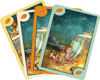 Gezeigt wird eine Innen- oder Zusatzansicht von „OTTO fährt los – Meine OTTO-Reisespiele“. Die Ansicht zeigt mehrere farbenfrohe Spielkarten in verschiedenen Farbtönen wie Rot, Blau und Grün. Auf den Karten sind liebevoll illustrierte Szenen darstellt, die Spieler in einem Camping-Setting zeigen. Der Hintergrund ist sternenklar, und die Typografie ist verspielt und einladend gestaltet, was die Abenteuerlust und den Spaß am Spielen betont.