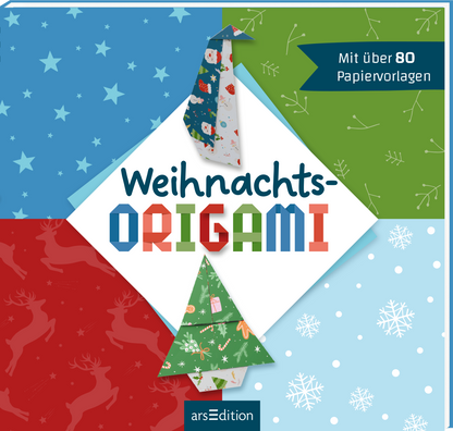 Auf dem Cover von „Weihnachts-Origami“ sind verschiedene bunte Origami-Faltfiguren, darunter ein Tannenbaum und ein Pinguin, in einem gespaltenen Hintergrund zu sehen. Die obere linke Ecke zeigt einen himmelblauen Bereich mit Sternen, während die untere linke Ecke in kräftigem Rot mit Rentiermotiven gestaltet ist. Der Titel „Weihnachts-Origami“ ist in großem, buntem Schriftzug in der Mitte positioniert. Oben rechts befindet sich eine blaue Sprechblase mit dem Text „Mit über 80...