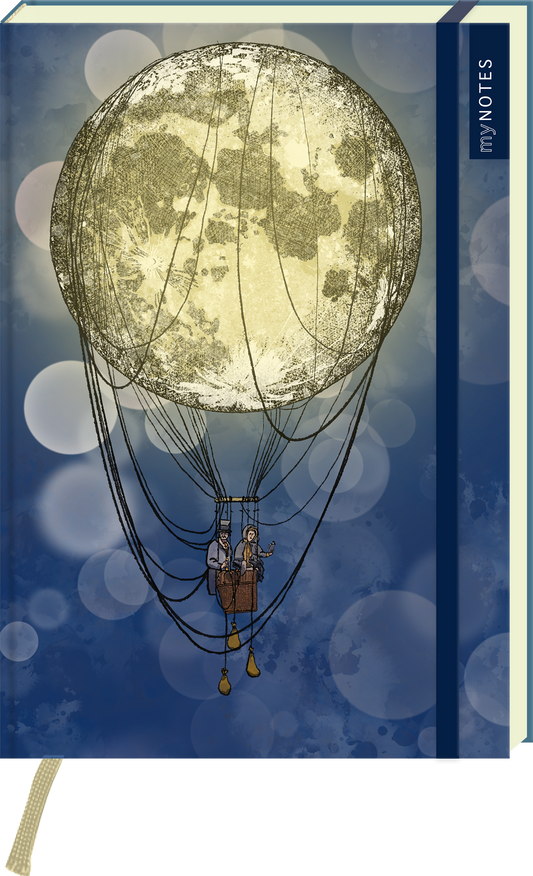 Vor einem tiefen Blau mit unscharfen Lichtkreisen schwebt ein großer Mond als Heißluftballon, fein gezeichnete Linien verbinden ihn mit einem Korb, in dem zwei Figuren sitzen. Mond in warmem Goldgelb, Details in Schwarz und Sepia, rechts ein dunkles Vertikalband mit weißer senkrechter Schrift „my NOTES“. Illustration wirkt poetisch und verträumt. Ganz unten mittig steht der Logoschriftzug von arsEdition.