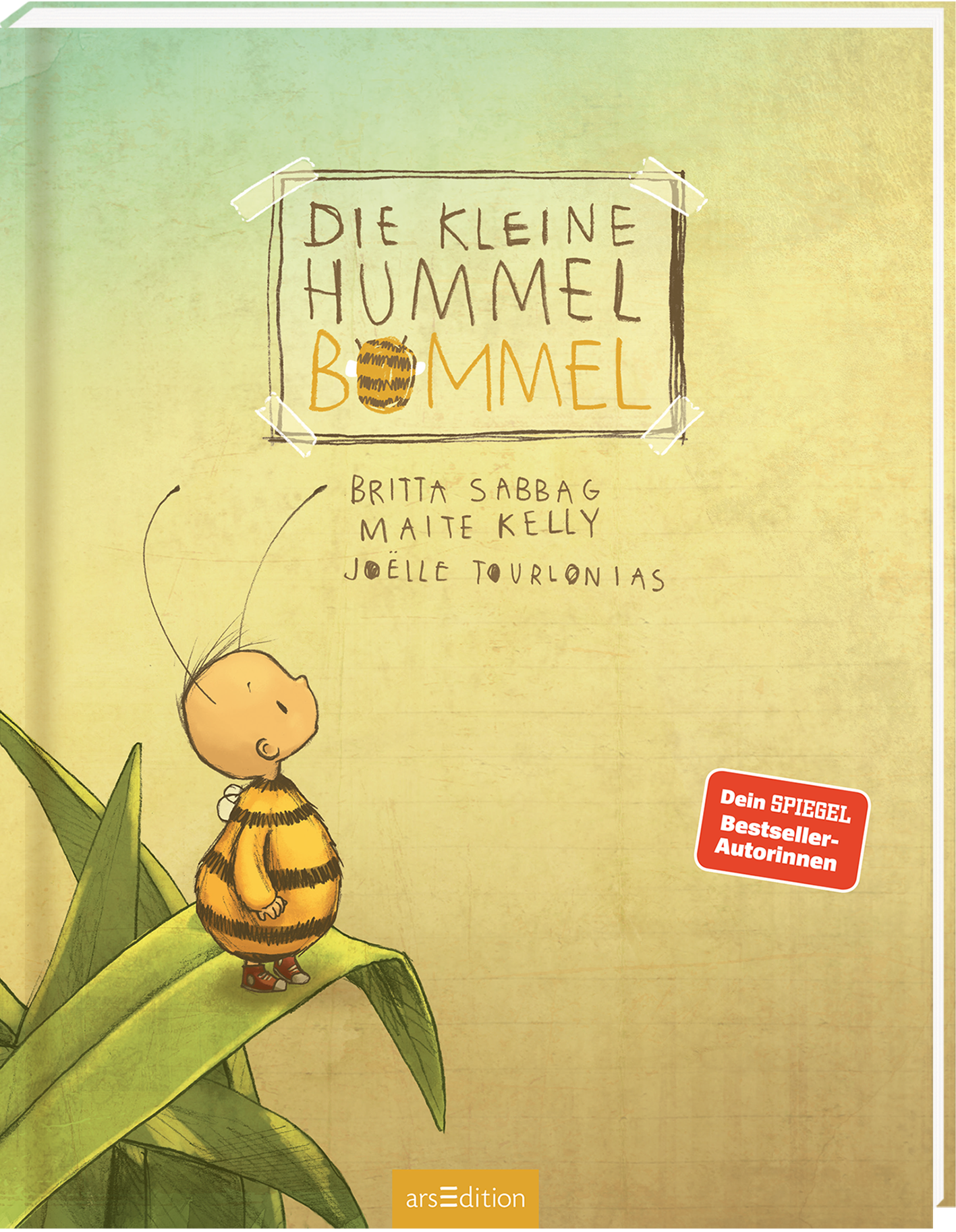 Die 3D-Ansicht des Buchcovers zeigt eine Hummel, die auf einem grünen Blatt sitzt. Der Hintergrund ist in Gelb- und Grüntönen gehalten. Oben auf dem Cover steht der Titel „Die kleine Hummel Bommel“. Darunter sind die Autorinnennamen „Britta Sabbag“, „Maite Kelly“ und und der Name der Illustratorin „Joëlle Tourlonias“ platziert. Rechts unten befindet sich ein roter SPIEGEL-Bestseller-Button mit dem Text „Dein SPIEGEL Bestseller-Autorinnen“. Ganz unten mittig steht der...