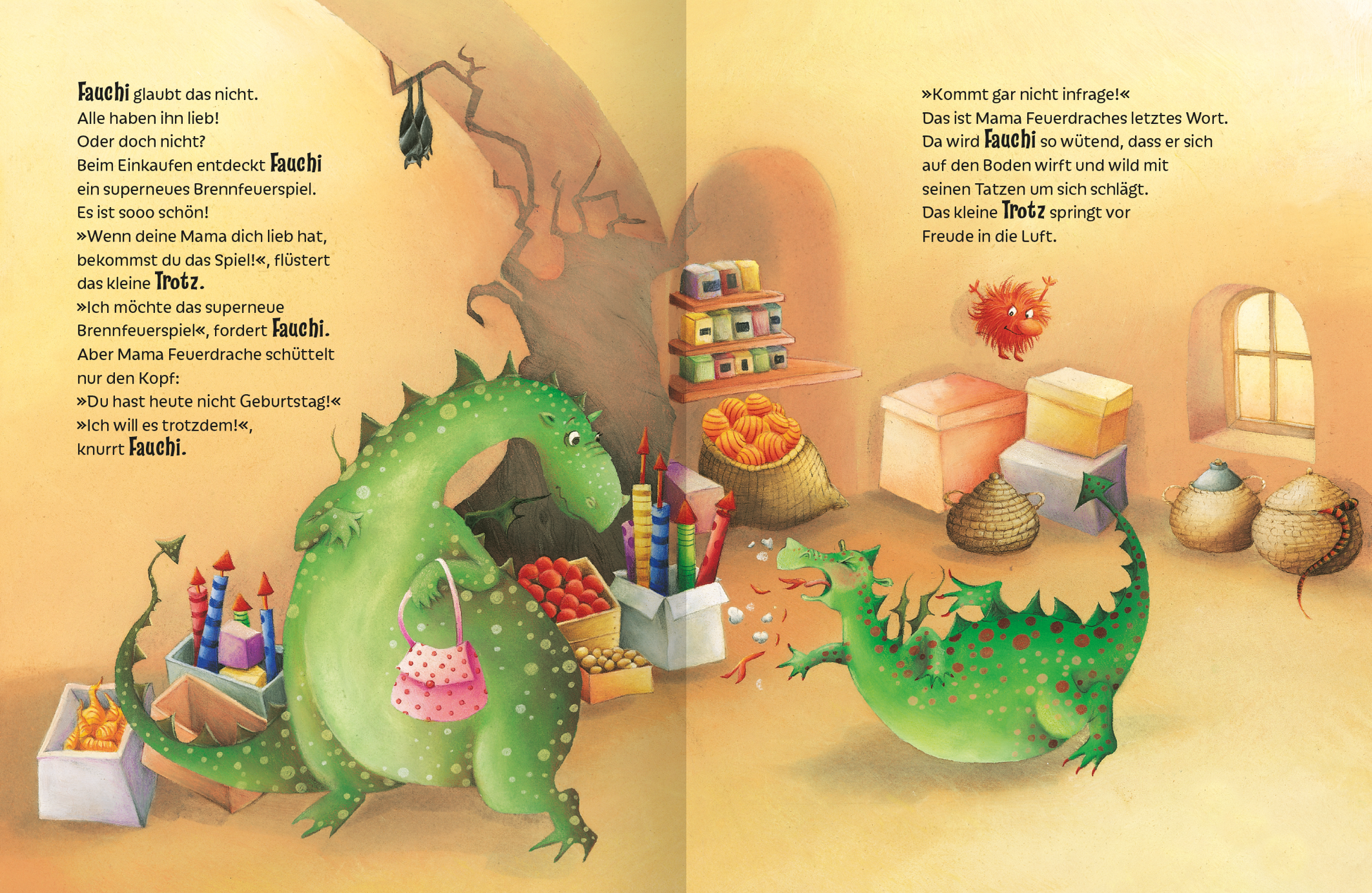 Gezeigt wird eine Innen- oder Zusatzansicht von „Der kleine Trotzdrache“. Die doppelseitige Illustration zeigt einen farbenfrohen Raum mit warmen, erdigen Tönen. Links ist ein grüner Drache mit einer bunten Tasche zu sehen, der von Spielsachen umgeben ist. Rechts steht ein zweiter Drache, ebenfalls grün, der mit einem aufgeschreckten Gesichtsausdruck wirkt. Die freundliche Typografie ist kindgerecht und hebt zentrale Textstellen hervor. Gegenstände wie Buntstifte und Körbe verleihen...