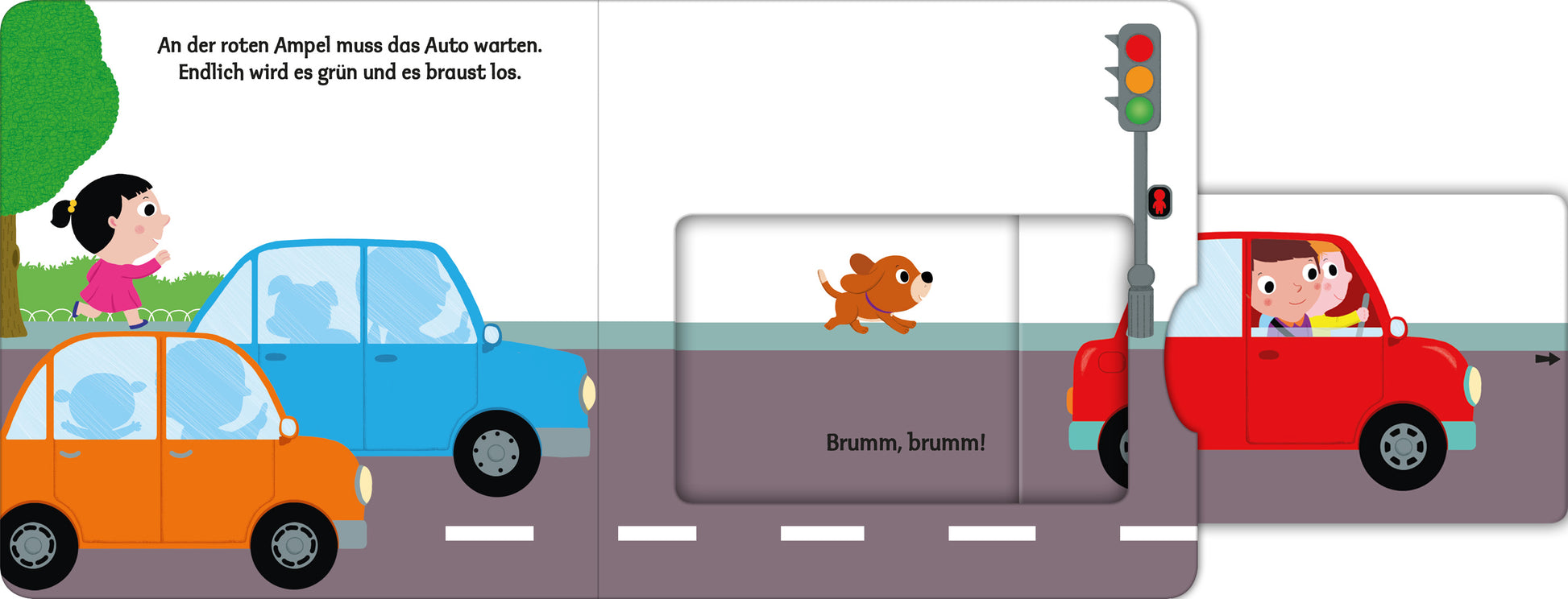 Gezeigt wird eine Innen- oder Zusatzansicht von „Mein erstes Buch vom Auto“. Auf der Seite sind eine clevere, bunte Illustration mit verschiedenen Fahrzeugen, darunter ein rotes, ein blaues und ein orangefarbenes Auto, sowie eine spielende Figur zu sehen. Die Farbpalette ist lebhaft mit dominierenden Blau- und Rottönen. Der Hintergrund zeigt eine einfache Straßenszene mit einem Fußgängerweg und einer verkehrsberuhigten Ampel, unterstrichen durch eine kinderfreundliche Schriftart.