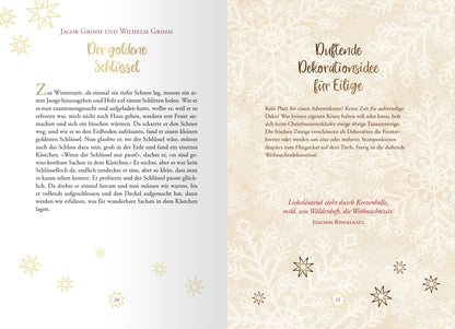 Gezeigt wird eine Innen- oder Zusatzansicht von „Wundervolle Weihnacht“. Die Seiten präsentieren einen sanften, cremefarbenen Hintergrund mit zarten, goldenen und weißen Schneeflocken-Motiven. Die Überschrift „Der goldene Schlüssel“ ist in eleganter, goldener Schrift gehalten. Der Fließtext ist klar und gut lesbar in einer dunklen Schriftfarbe. Auf der rechten Seite befindet sich der Titel „Duftende Dekorationsidee für Eilige“ in einer auffälligen, roten Schrift, begleitet...