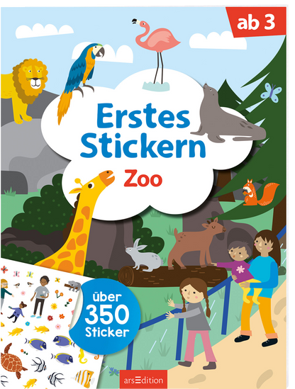Auf dem Cover ist ein bunter Zoo mit verschiedenen Tieren wie einem Löwen, einem Giraffen, einem Papagei und einem Flamingo abgebildet. Der Titel „Erstes Stickern Zoo“ ist in großen, blauen Buchstaben auf einem weißen Wolkenhintergrund platziert. Unten links befindet sich eine farbenfrohe Illustration mit einer Vielzahl von Stickern. Im oberen Bereich steht „ab 3“ in roter Schrift. Ganz oben mittig ist der SPIEGEL-Bestseller-Button angebracht. Ganz unten mittig steht der...