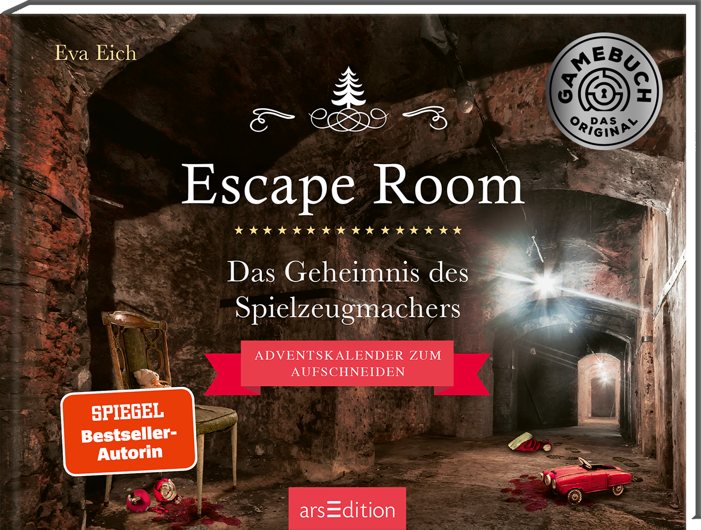 Das Cover zeigt eine düstere, steinerne Kellerumgebung mit schwachem Licht. Auf der oberen Hälfte prangt der Titel „Escape Room“ in großen, weißen Buchstaben, darunter steht „Das Geheimnis des Spielzeugmachers“ in eleganterer Schrift. Rote Akzente heben den Text „ADVENTSKALENDER ZUM AUFSCHNEIDEN“ hervor. In der unteren linken Ecke befindet sich ein SPIEGEL-Bestseller-Button mit dem Hinweis „SPIEGEL Bestseller-Autorin“. Ganz unten mittig steht der Logoschriftzug von...