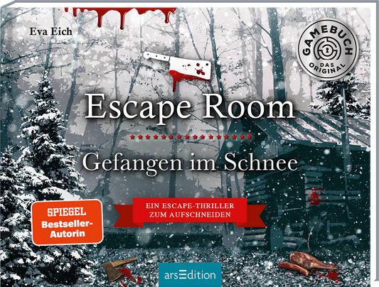 Das Buchcover zeigt eine winterliche Landschaft mit schneebedeckten Tannen und einem verlassenen Gebäude im Hintergrund. Rote Blutflecken auf dem Schnee und das abgebildete blutige Beil schaffen eine spannende und düstere Atmosphäre. Der Titel „Escape Room“ sowie der Untertitel „Gefangen im Schnee“ sind in einer großen, markanten Schrift gestaltet. Darunter findet sich der erklärende Text „Eine Escape-Thriller zum Aufschneiden“. Oben links ist der Autorname „Eva Eich“ zu...